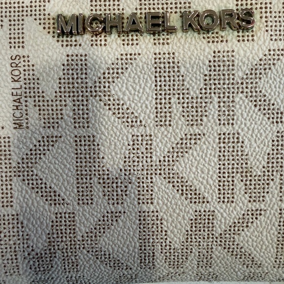 Michael Kors White and Brown Monogram Clutch - Picture 4 of 9